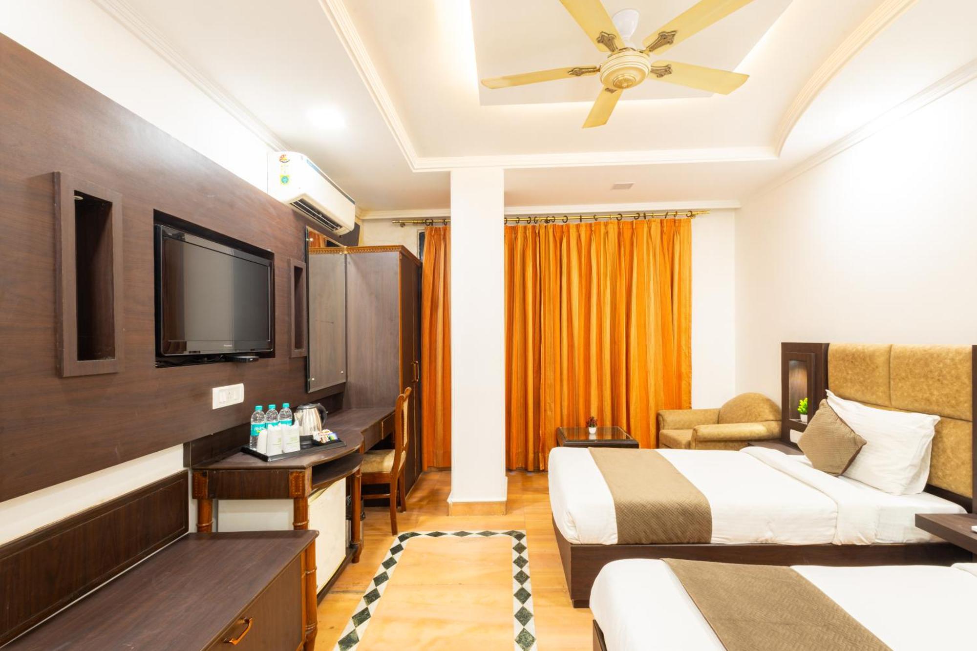 Hotel Panickers Residency - Ajmal Khan Market Near Karol Bagh Metro Delhi  Exterior foto
