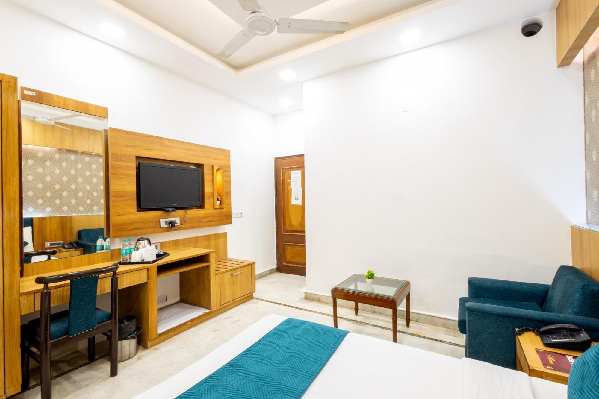 Hotel Panickers Residency - Ajmal Khan Market Near Karol Bagh Metro Delhi  Exterior foto